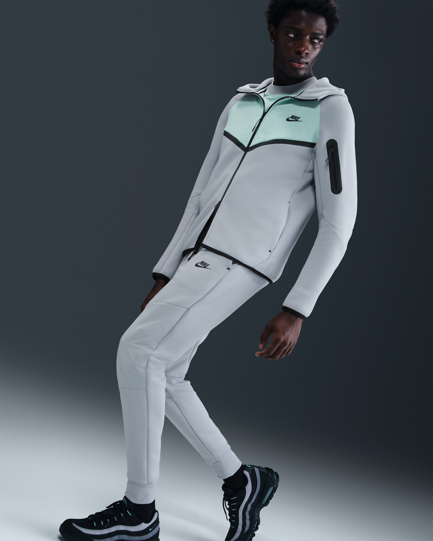 Pantalon Nike Tech Fleece Wolf Grey 2025