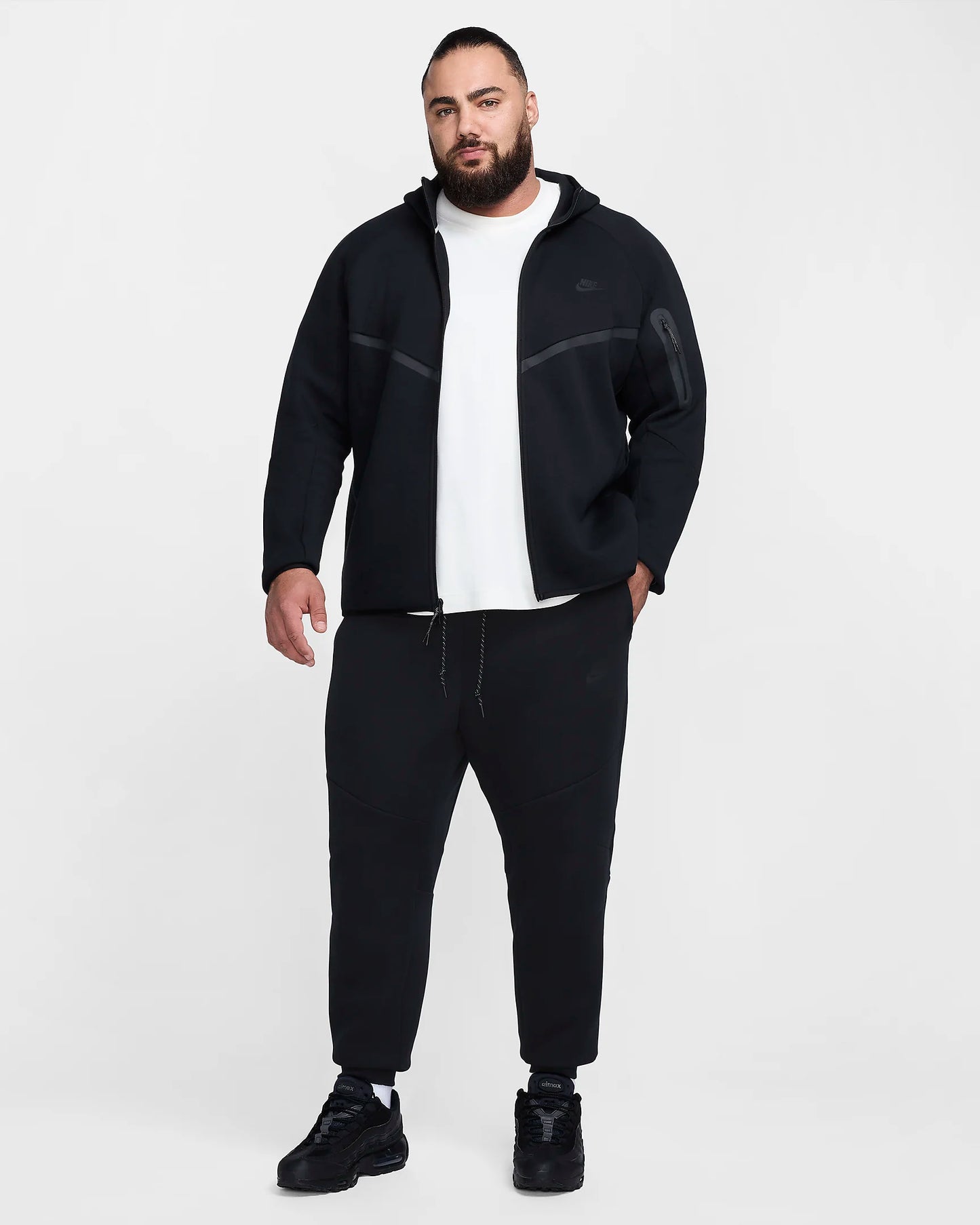Ensemble Nike Tech Fleece Noir 2025