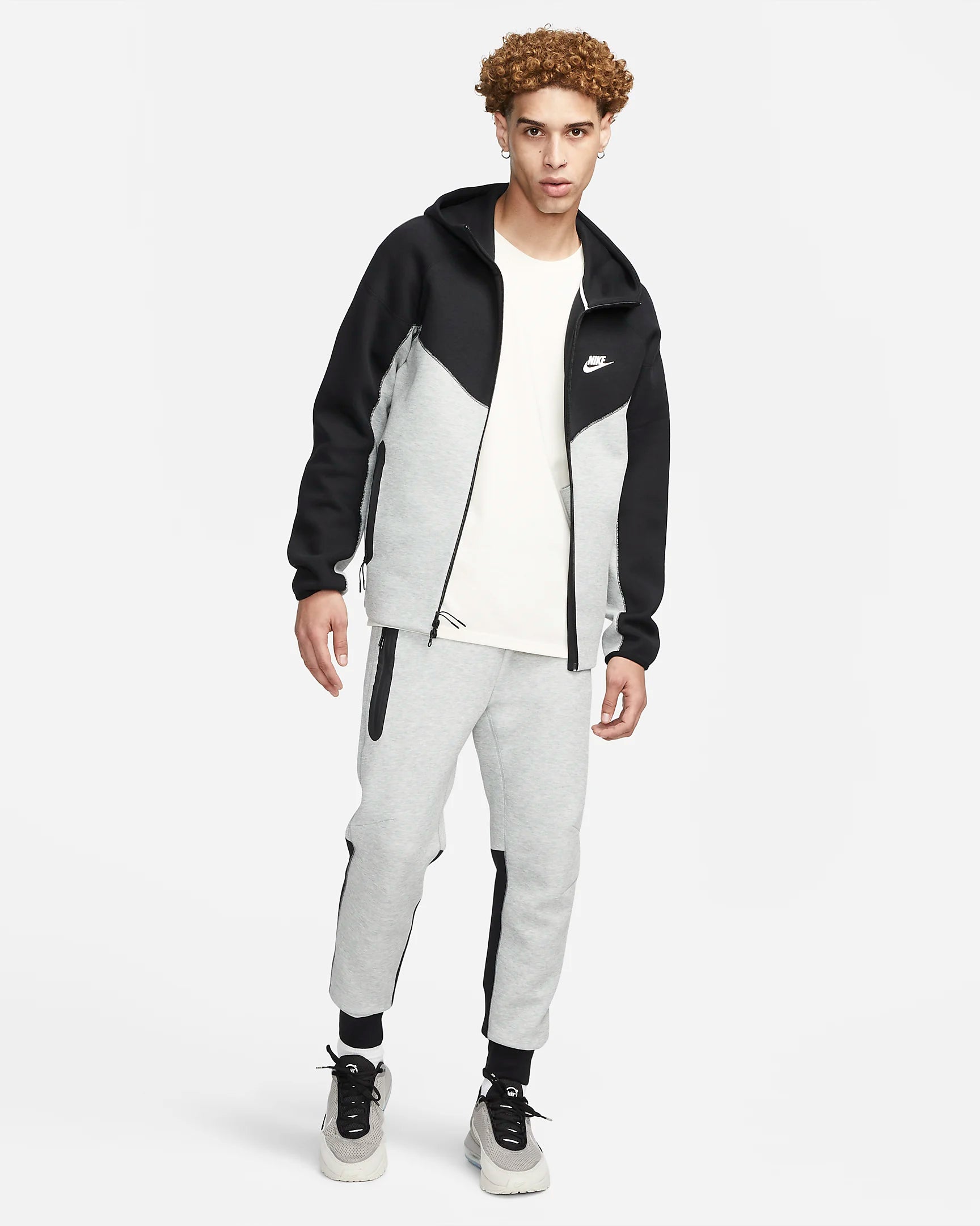 Survetement nike gris noir best sale