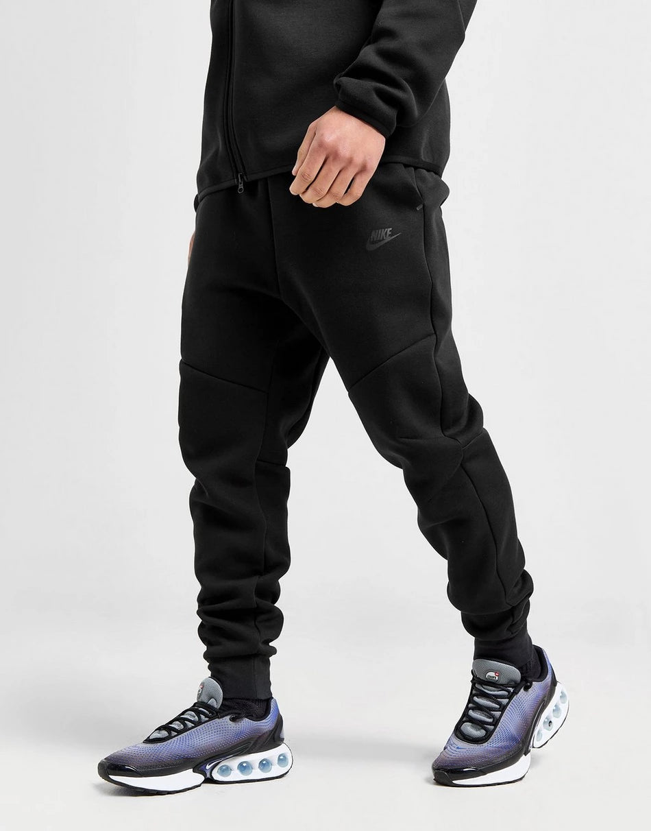 Ensemble Nike Tech Fleece Noir 2025