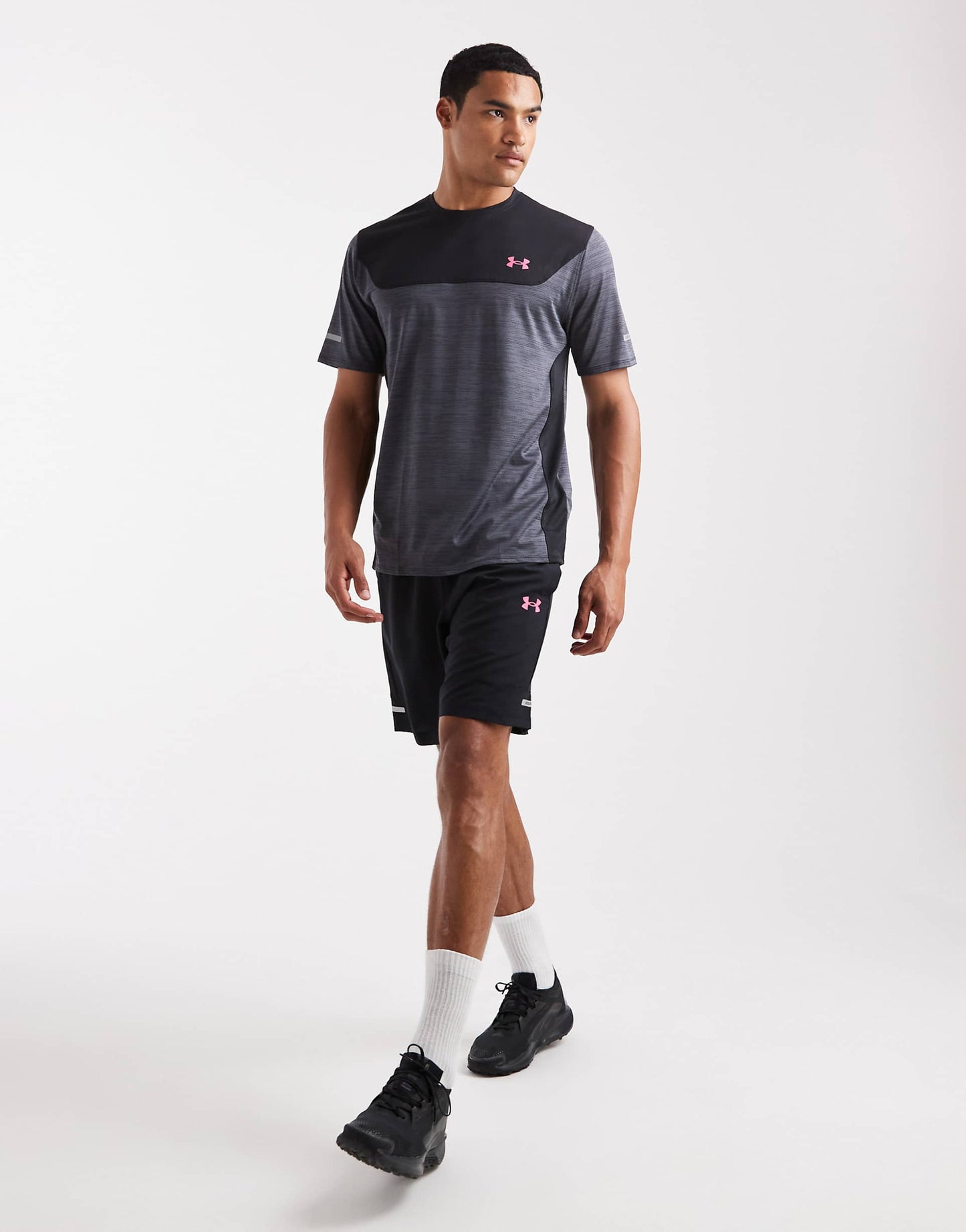 Ensemble t-shirt et short Under Armour Tech Utility noir/rose et noir