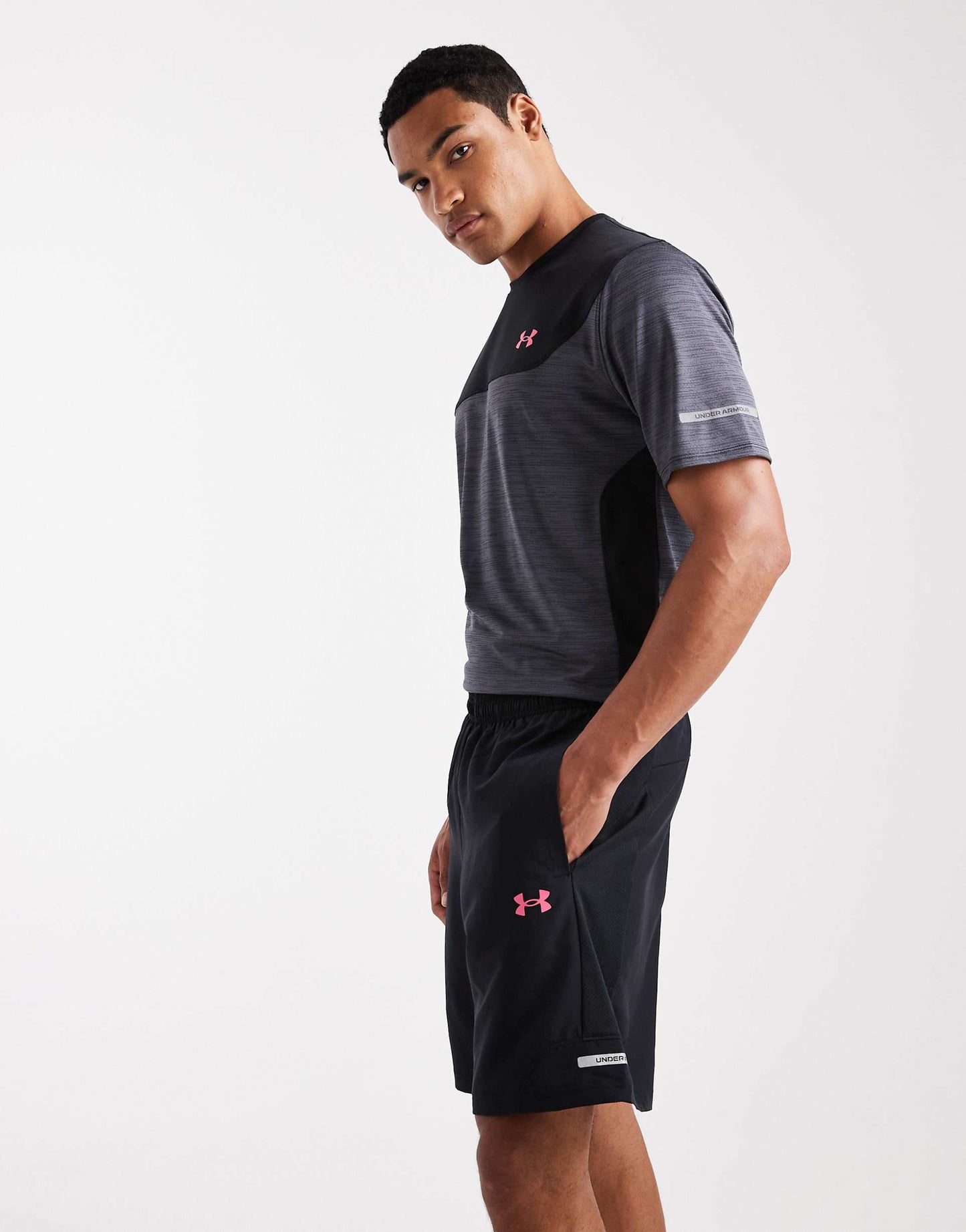 Ensemble t-shirt et short Under Armour Tech Utility noir/rose et noir