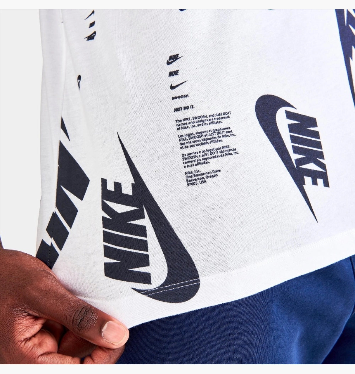 Tee Shirt Nike swoosh repeat Blanc /Bleu