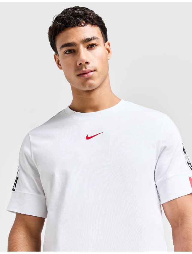 Tee Shirt Nike Repeat 2024