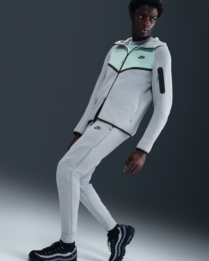 Pantalon Nike Tech Fleece Wolf Grey 2025