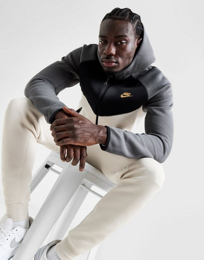 Ensemble Nike Tech Fleece Noir/ Gris/ doré