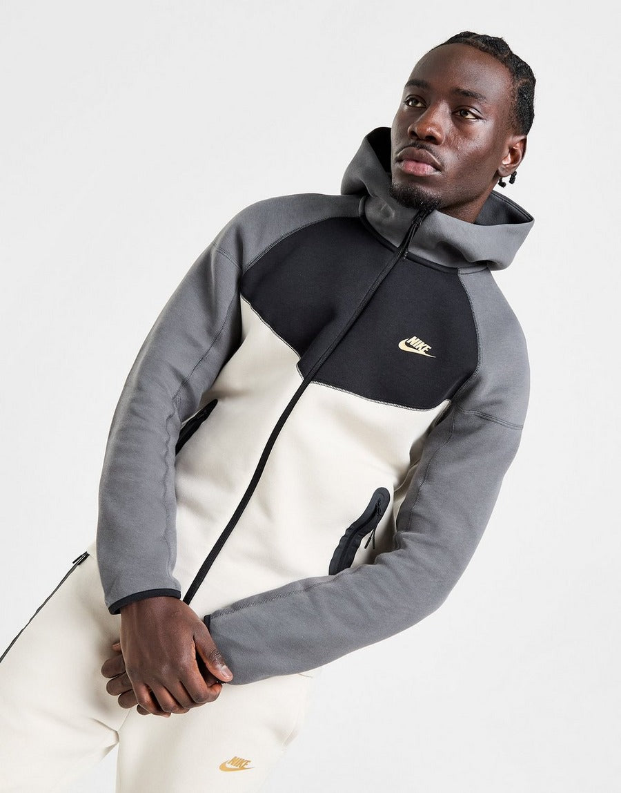 Ensemble Nike Tech Fleece Noir/ Gris/ doré