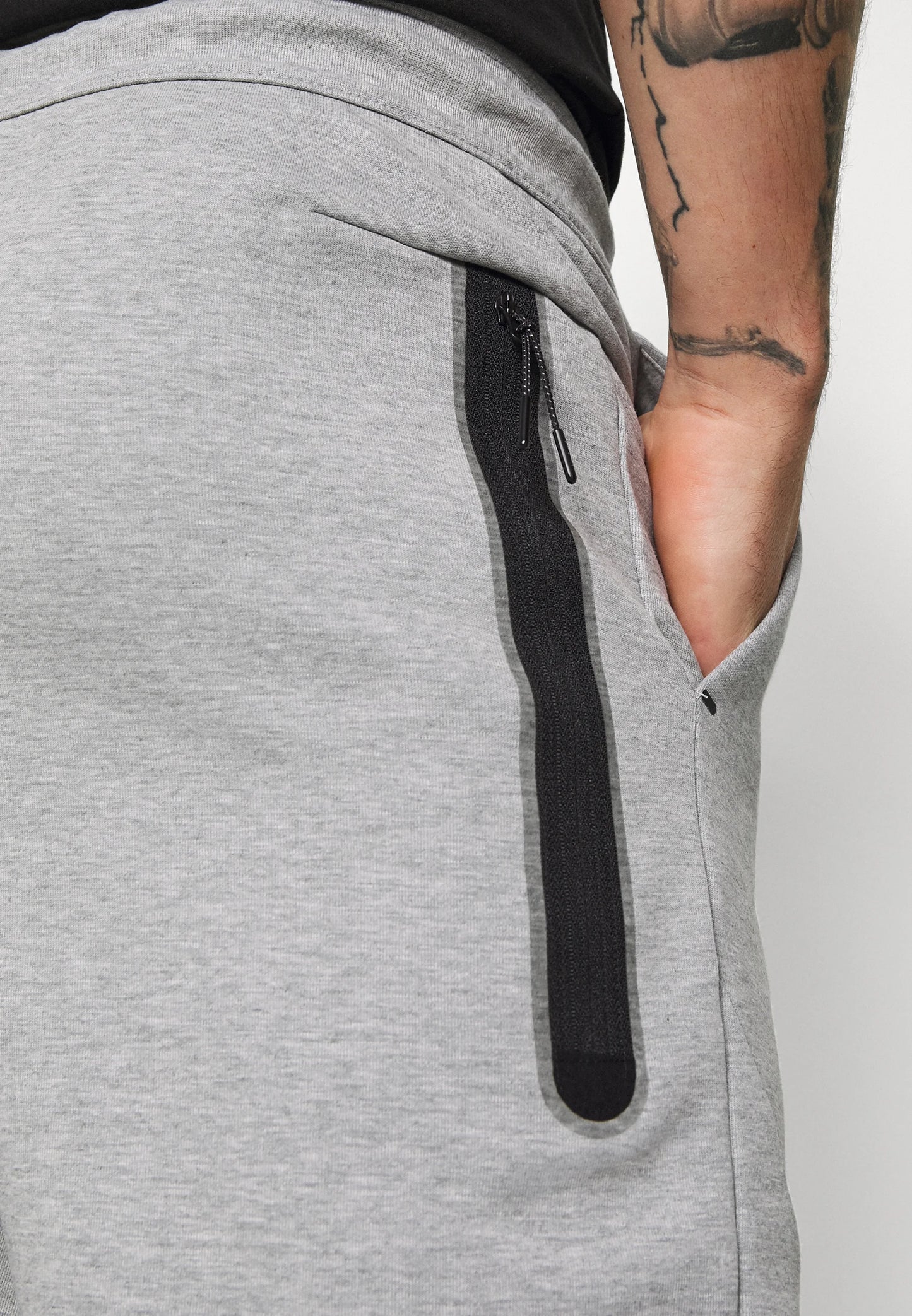 Pantalon Nike Tech Fleece Gris