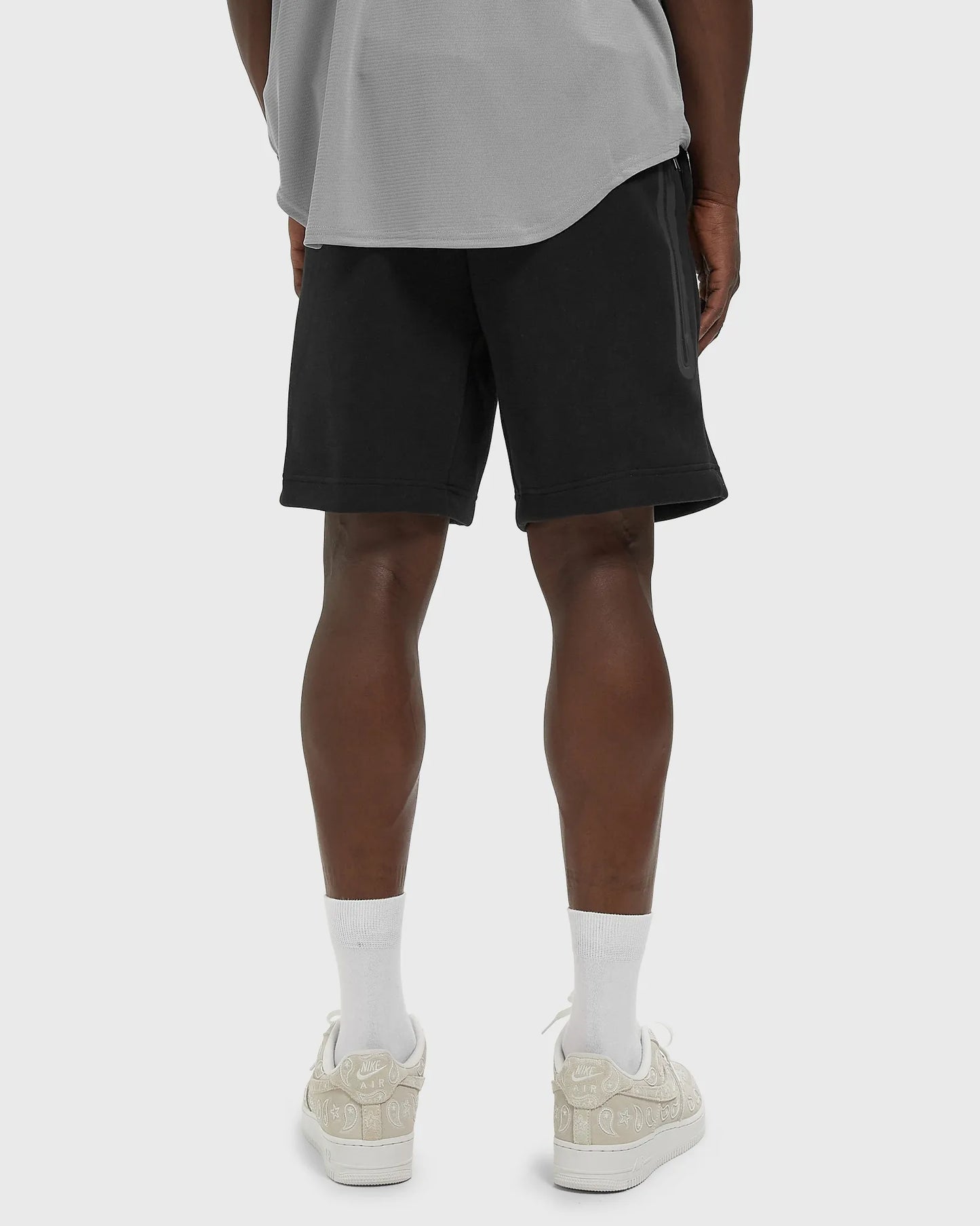 Short Nike Tech Noir  2026