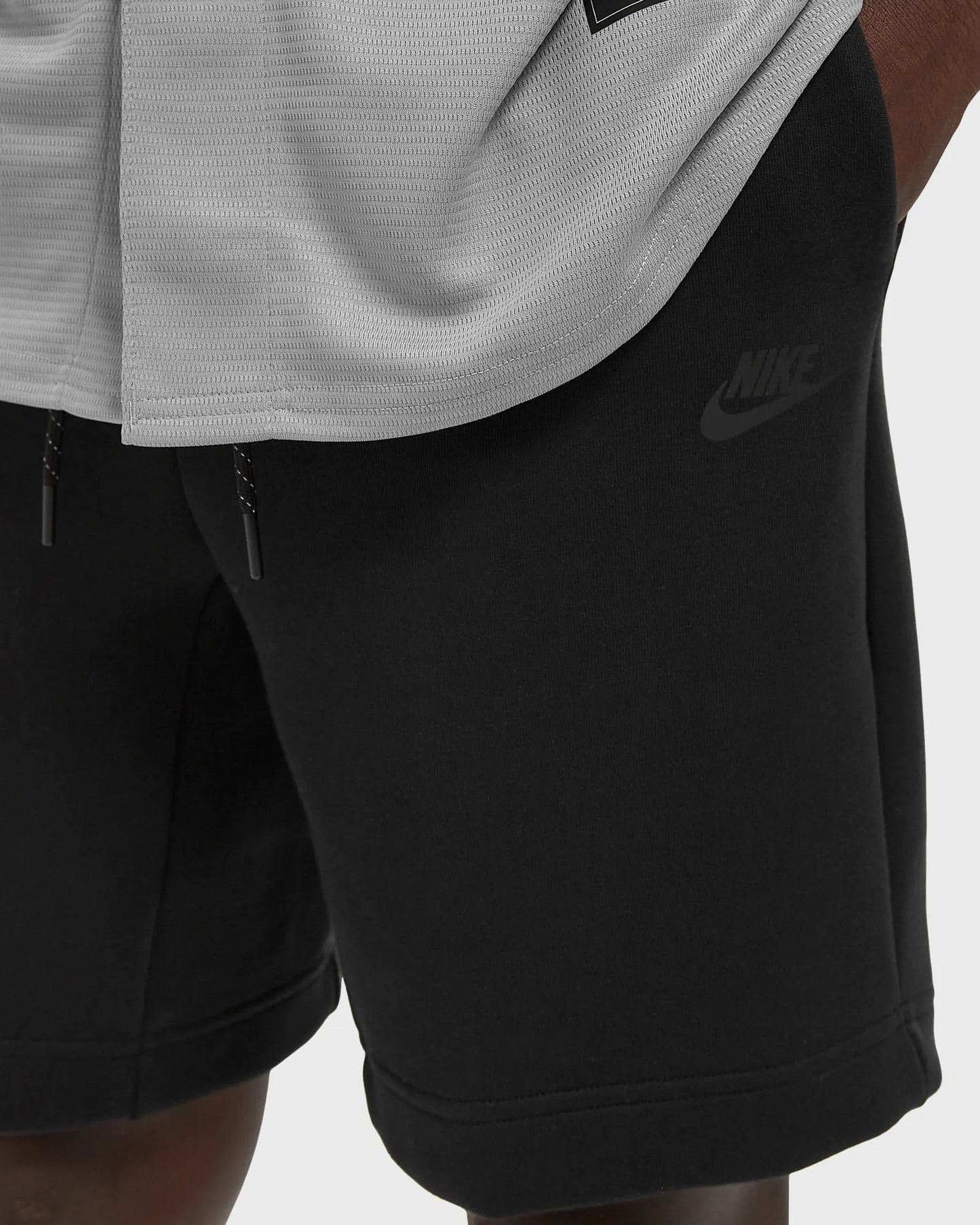 Short Nike Tech Noir  2026