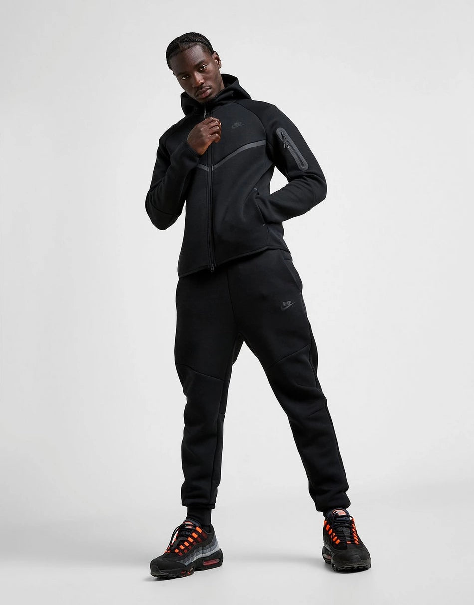 Ensemble Nike Tech Fleece Noir 2025