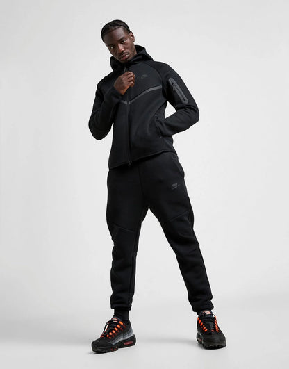 Ensemble Nike Tech Fleece Noir 2025