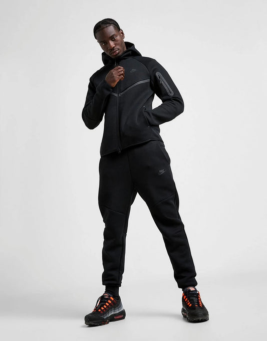 Ensemble Nike Tech Fleece Noir 2025